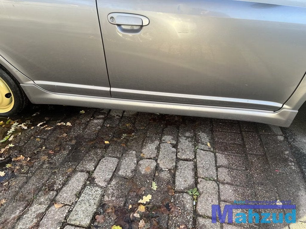 TOYOTA YARIS P1 Grijs rechts zijskirt 1999-2004, Info@toyota.co.jp, Gebruikt, Toyota Motor Corporation, Toyota