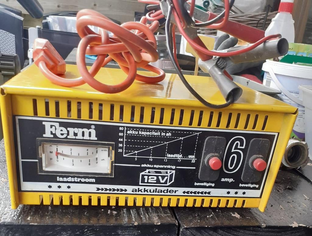 Acculader FERM/ABSAAR 6 amp in zeer goede staat, Ophalen