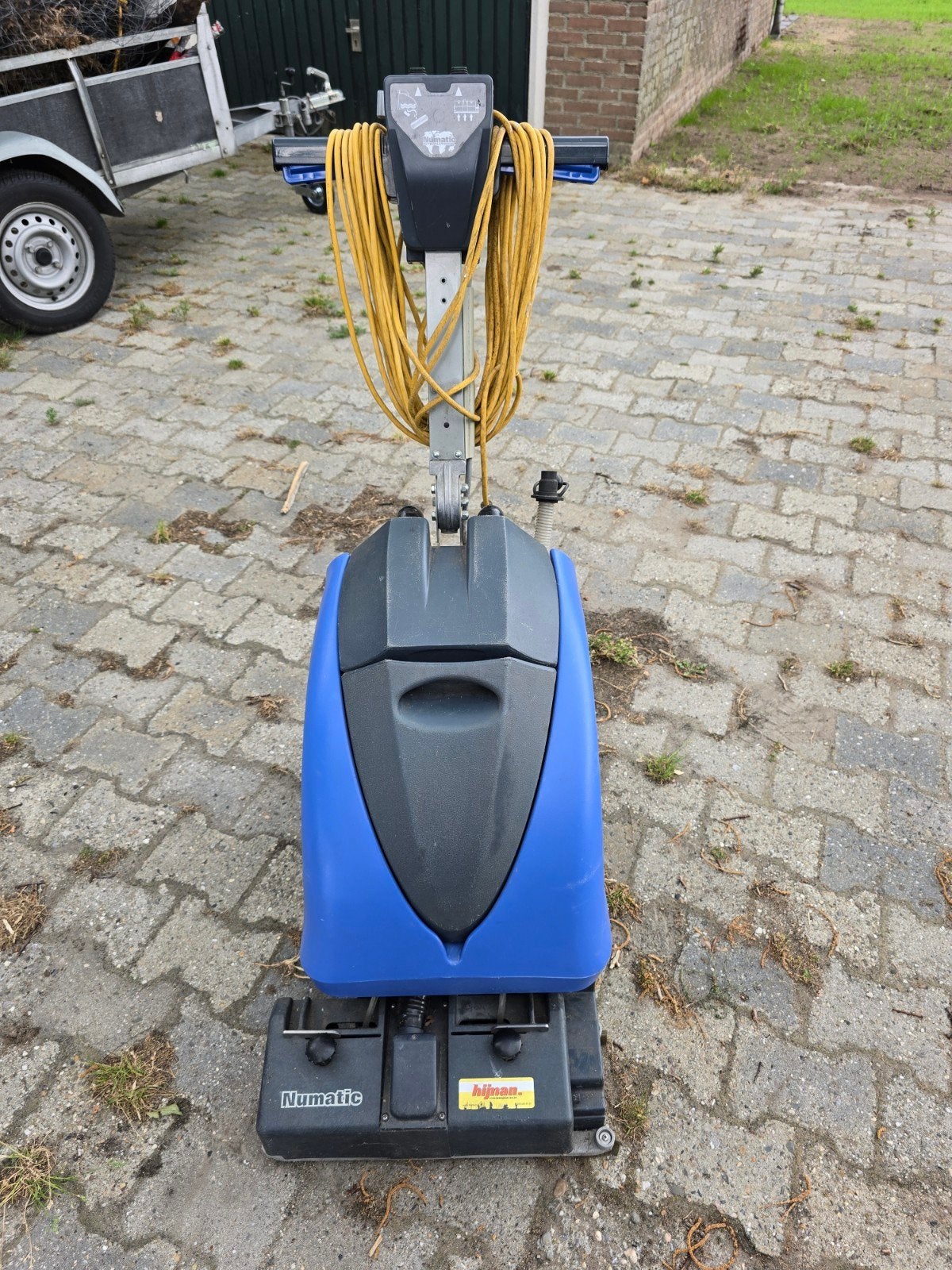 Numatic schrobmachine - Professionele vloerreiniger, Doe-het-zelf en Verbouw, Reinigingsmachines, Ophalen