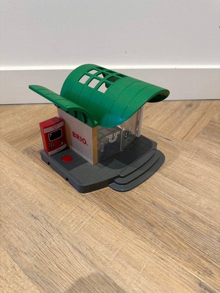 Heel goed Brio houten trein station set 33745 metro city toy, Ophalen of Verzenden, Zo goed als nieuw