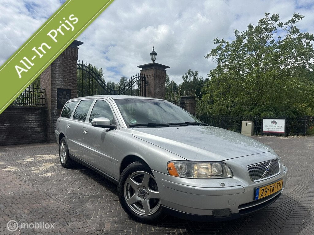 Volvo V70 2.0T4 Edition Classic NAP Trekhaak Airco Leer✅, Voorwielaandrijving, Zwart, 179 pk, 1501 kg