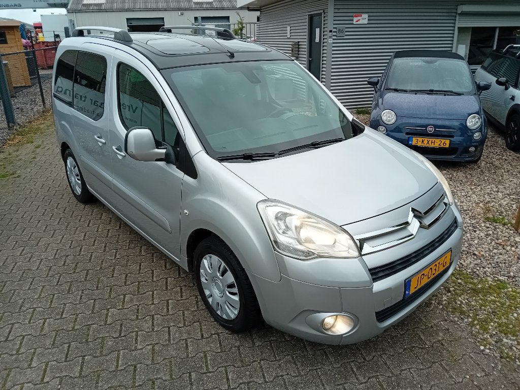 Citroën Berlingo 1.6 16V BJ2009 PANORAMADAK, TREKHAAK, Voorwielaandrijving, Stof, 1402 kg, 4 cilinders