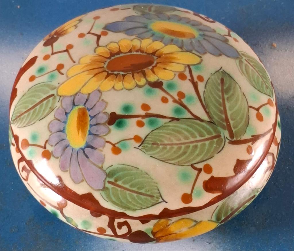 Bonbon schaaltje.  Floraal.  REGINA GOUDA.  12/5 cm., Ophalen