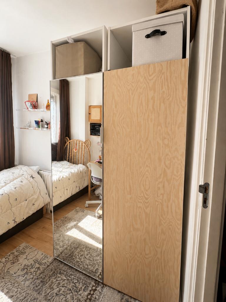 IKEA PLATSA kledingkast met spiegeldeur, Ophalen, Met deur(en), Glas, 100 tot 150 cm