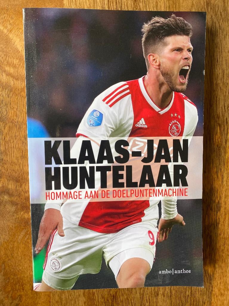 Klaas-Jan Huntelaar - Hommage aan de doelpuntenmachine, Boeken, Sportboeken, Zo goed als nieuw, Balsport, Ophalen of Verzenden