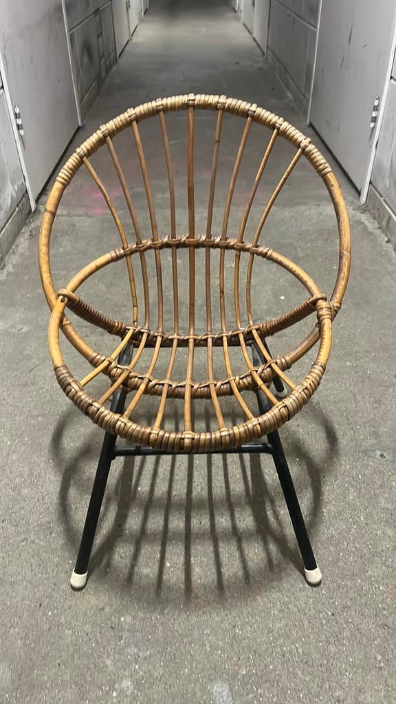 Rotan kinderstoel, Kinderen en Baby's, Kinderkamer | Tafels en Stoelen, Ophalen, Zo goed als nieuw, Stoel(en)