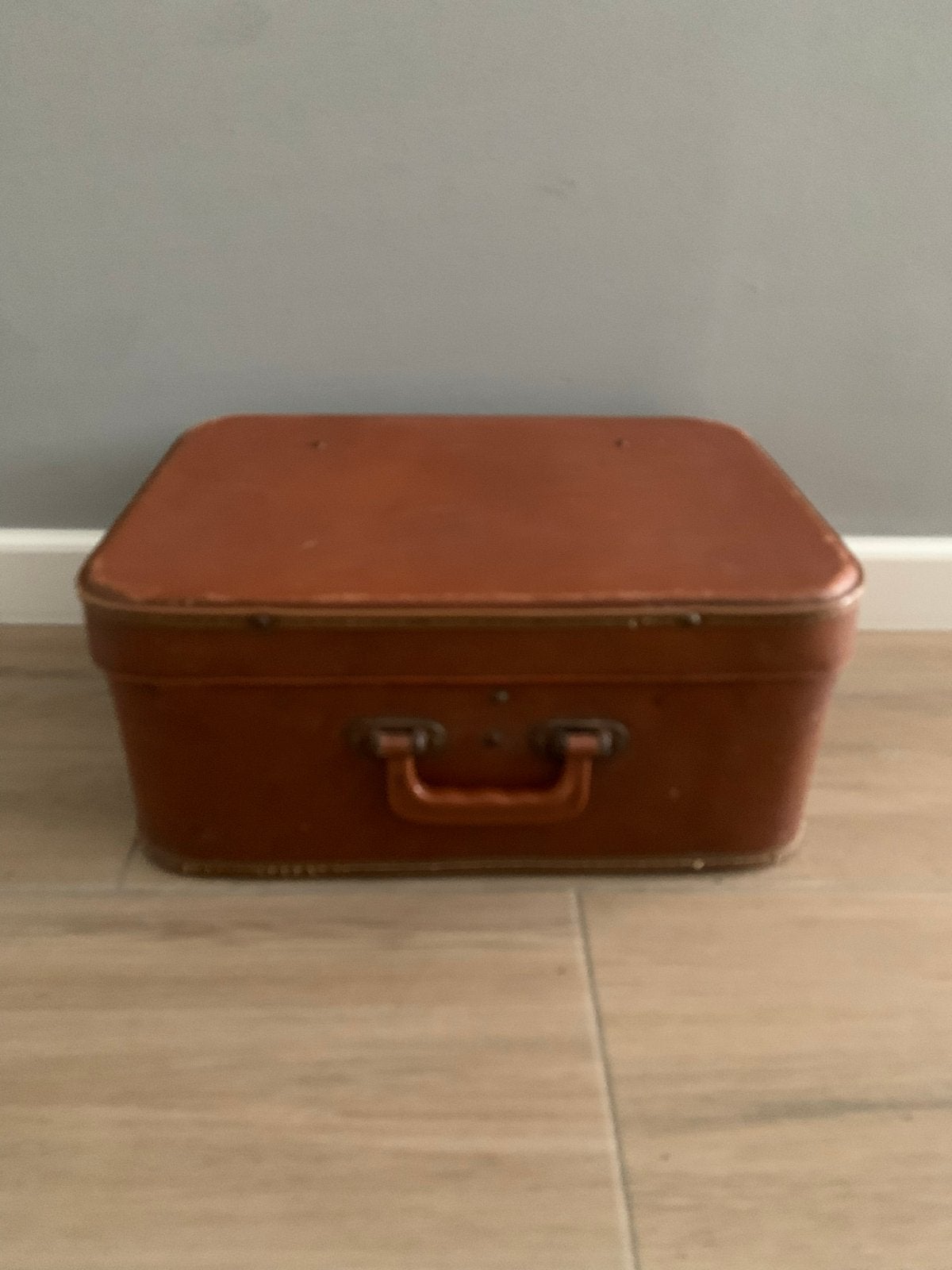 Vintage bruine koffer, Sieraden, Tassen en Uiterlijk, Tassen | Reistassen en Weekendtassen, Ophalen, 40 tot 60 cm, Gebruikt, 20 tot 30 cm