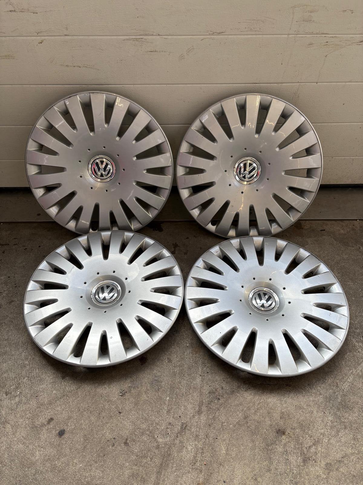 Volkswagen wieldoppen 16 inch, Auto diversen, Wieldoppen, Ophalen of Verzenden, Zo goed als nieuw