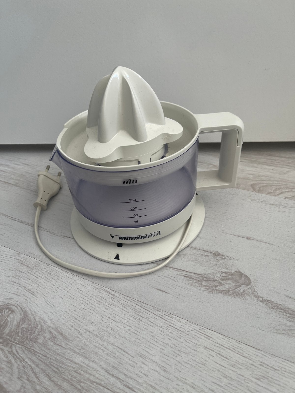 Braun Citruspers - Compact en Efficiënt, Witgoed en Apparatuur, Minder dan 1 liter, Ophalen of Verzenden, Gebruikt, 1 snelheid