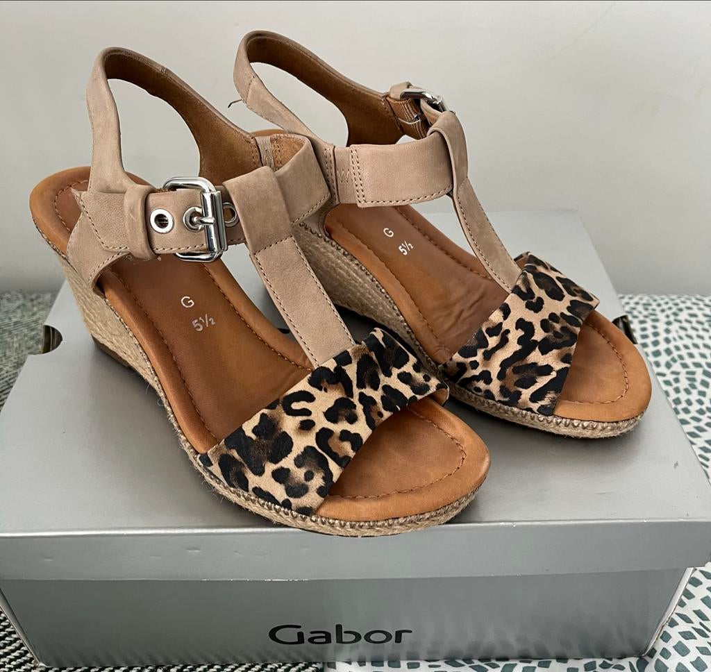 Gabor Sandalen met sleehak en luipaardprint - Maat 5,5, Ophalen of Verzenden, Zo goed als nieuw, Beige, Sandalen of Muiltjes
