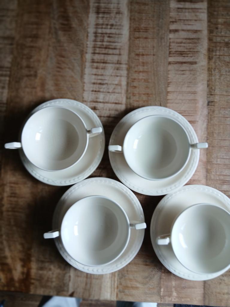 4x Wedgwood Queensware Edme Soepkommen met schotels, Ophalen, Zo goed als nieuw, Wedgwood, Kop(pen) en/of Schotel(s)