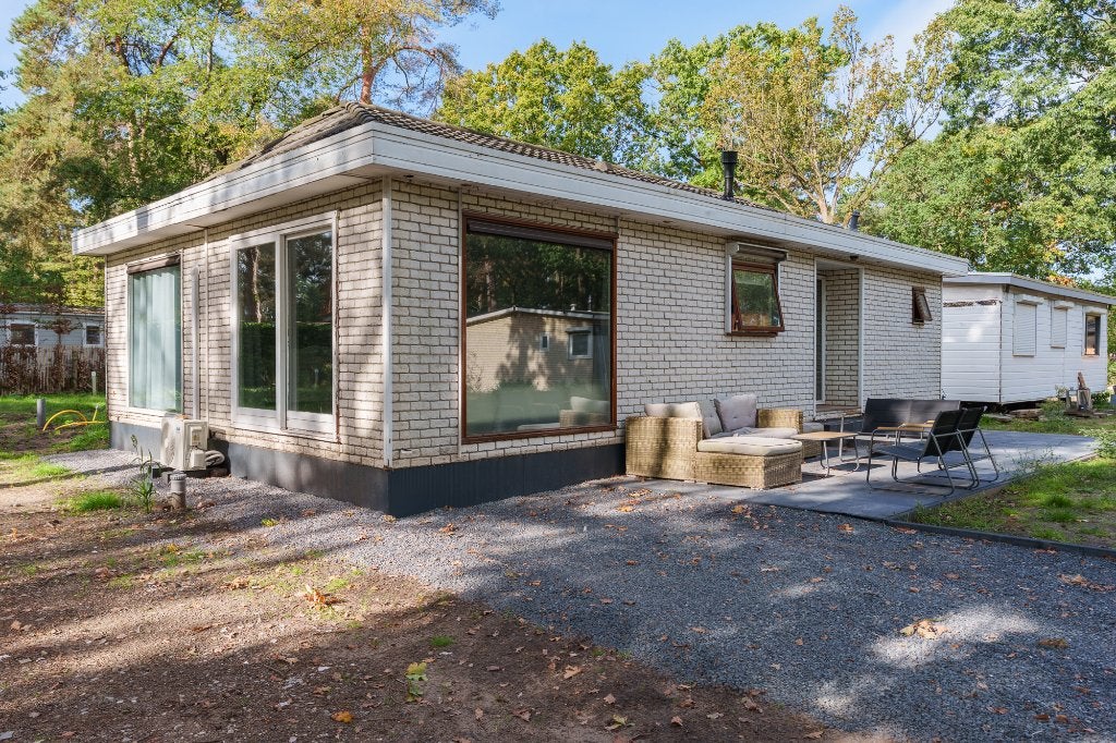 Grote Chalet  TE KOOP – Rijen