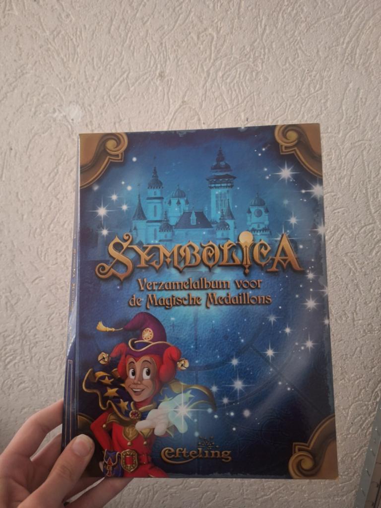 Efteling Symbolica Verzamelalbum voor Magische Medaillons, Ophalen of Verzenden, Zo goed als nieuw, Overige typen