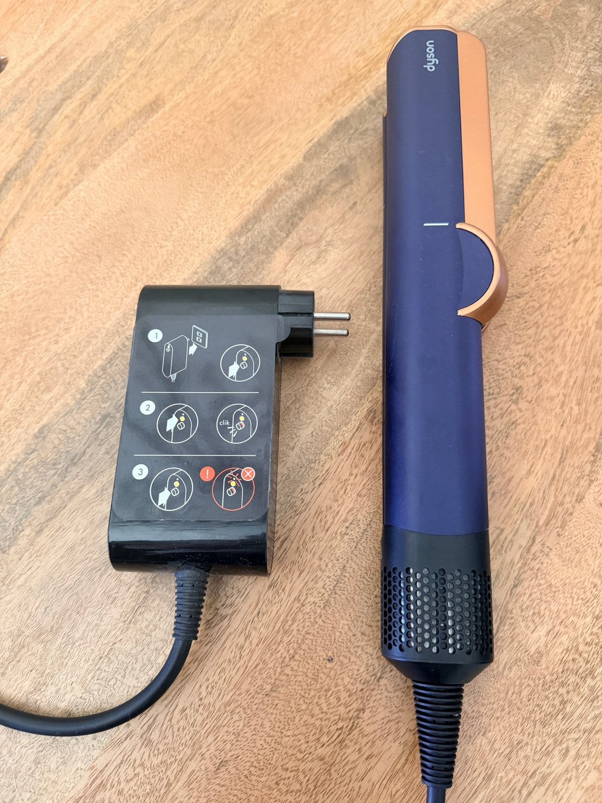 Dyson Corrale draadloze stijltang met oplader zonder doos, Witgoed en Apparatuur, Ophalen, Gebruikt, Haarverzorging