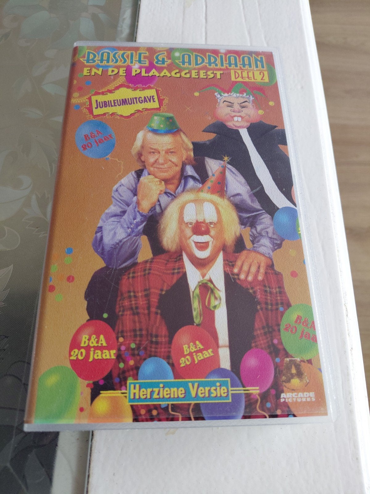 Bassie en Adriaan en De Plaaggeest deel 2 videoband., Ophalen of Verzenden, Gebruikt, Serie, VHS