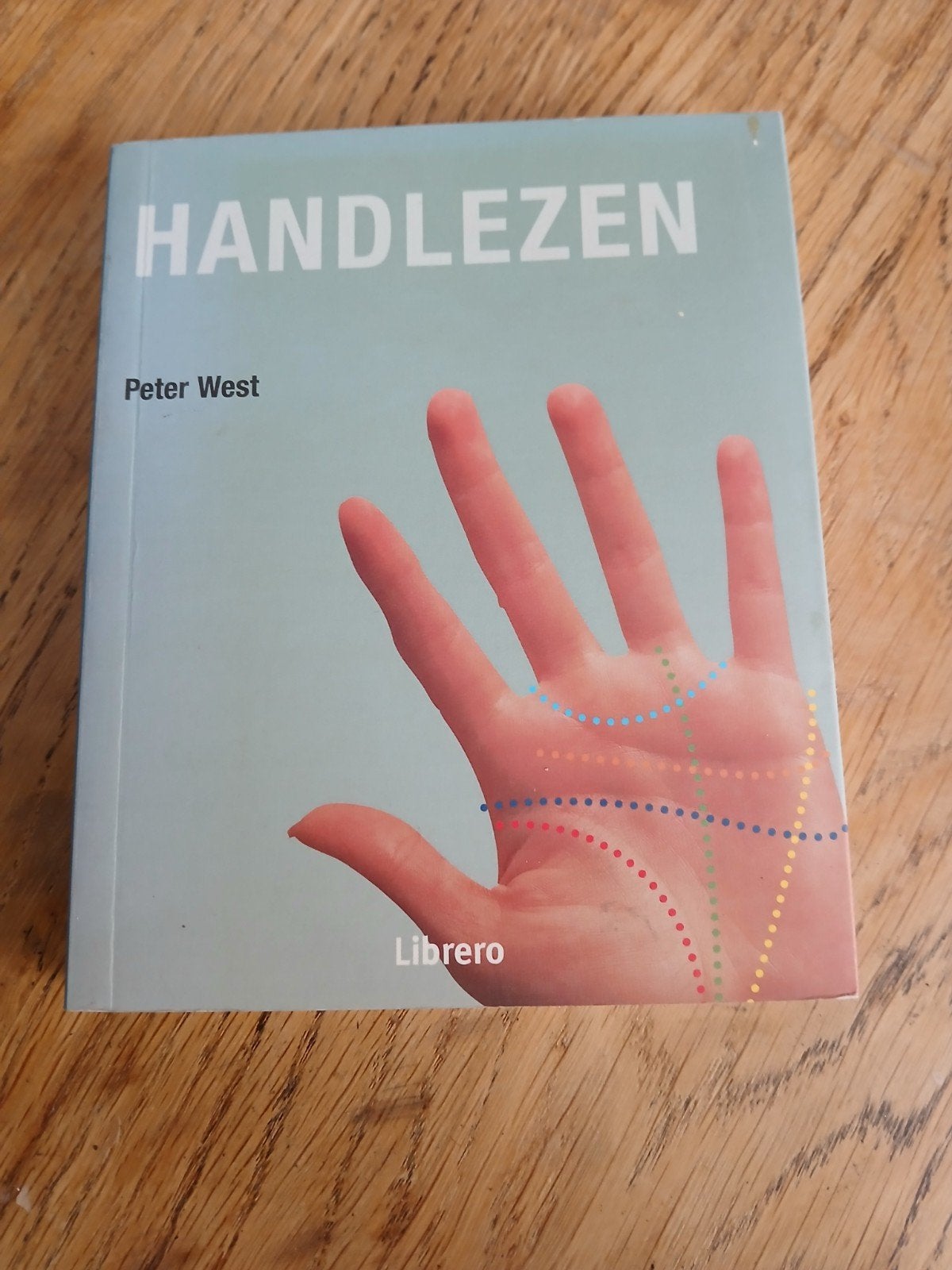 P. West - Handlezen, Astrologie, Overige typen, Ophalen of Verzenden, Zo goed als nieuw