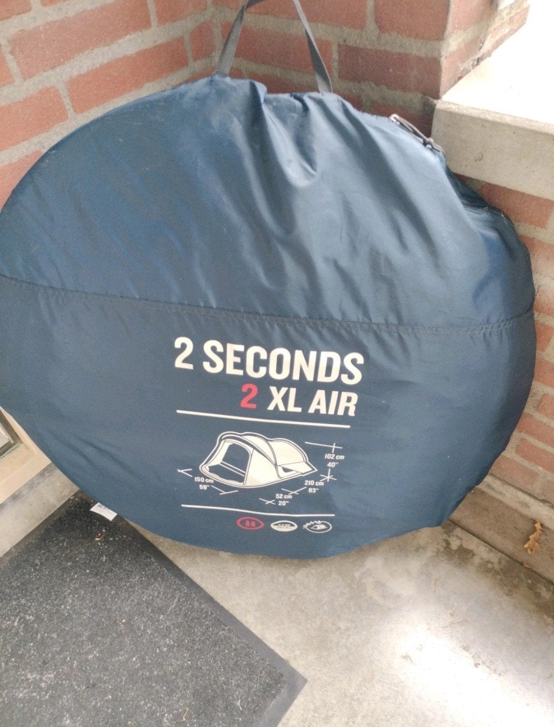 Quechua 2 Seconds 2 XL Air pop-up tent, Ophalen, Zo goed als nieuw, Tot en met 2