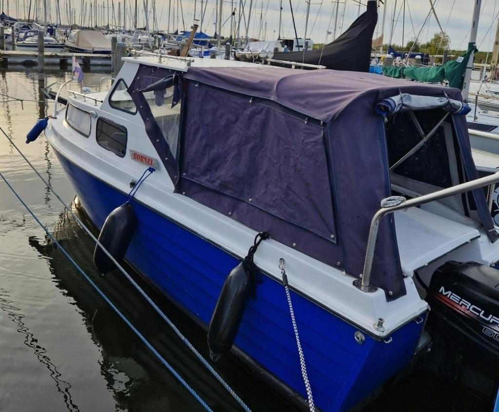 Motorboot met 60 pk motor en kajuit - Klaar om te varen!, Watersport en Boten, Motorboten en Motorjachten, Ophalen of Verzenden