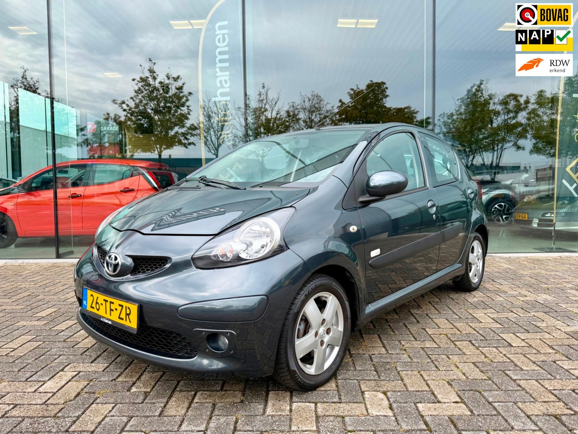 Toyota Aygo 1.0-12V 5-deurs Sport, NAP, Airco, Bluetooth, Voorwielaandrijving, Stof, Gebruikt, Zwart