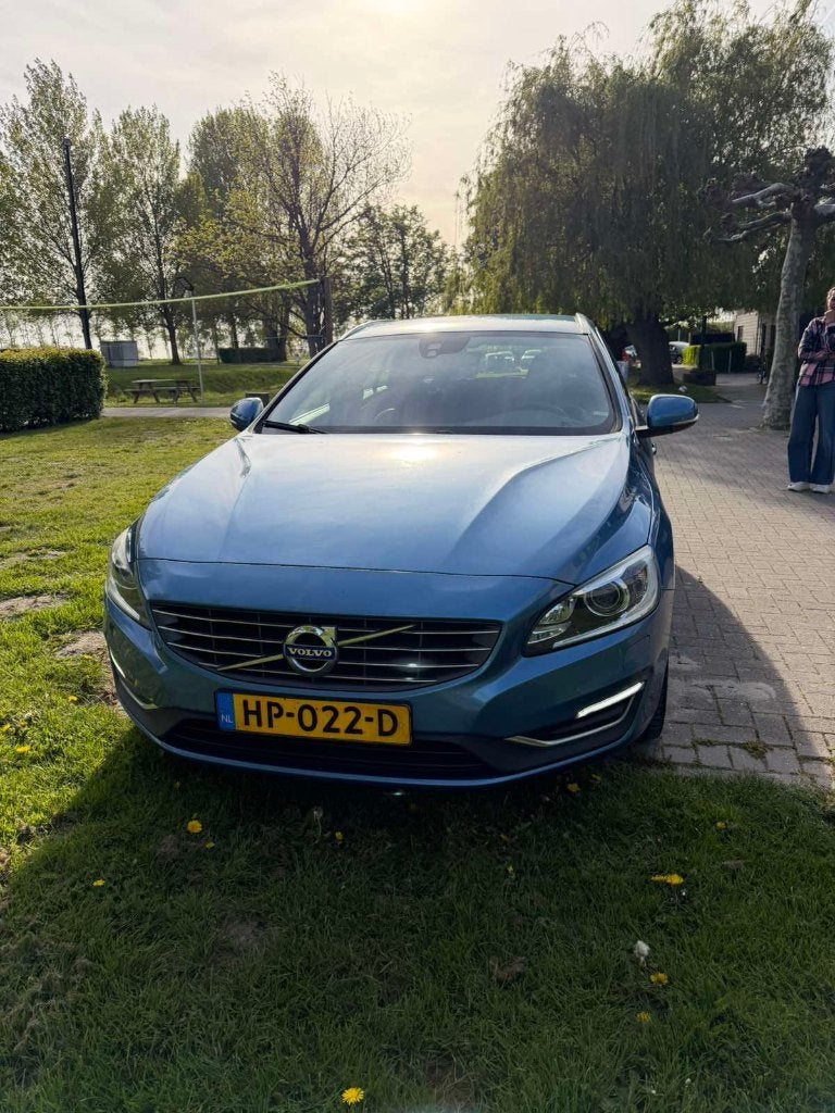 Volvo V60 D6 Twin Engine 288pk Geartronic AWD Plug In Hybrid, Auto's, Automaat, 1800 kg, Blauw, Vierwielaandrijving