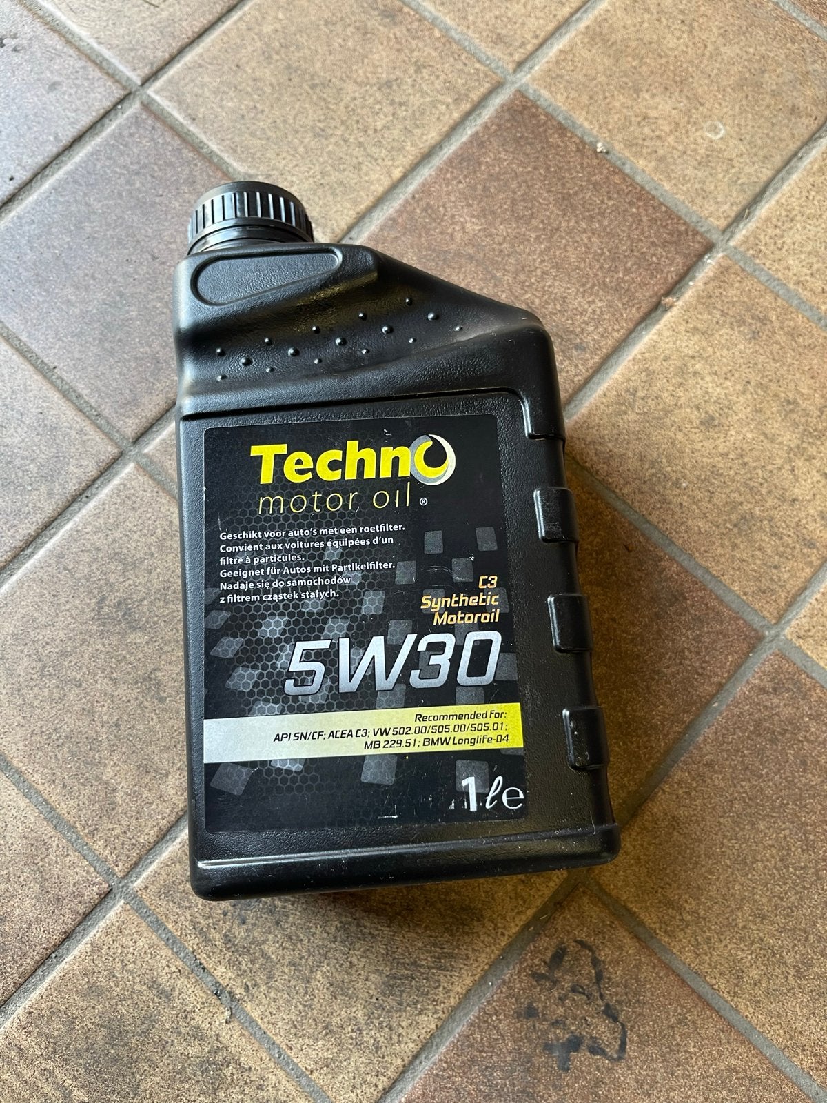1 liter synthetische motorolie 5W30 nieuwe auto's ongeopend, Ophalen, Nieuw, Universele onderdelen