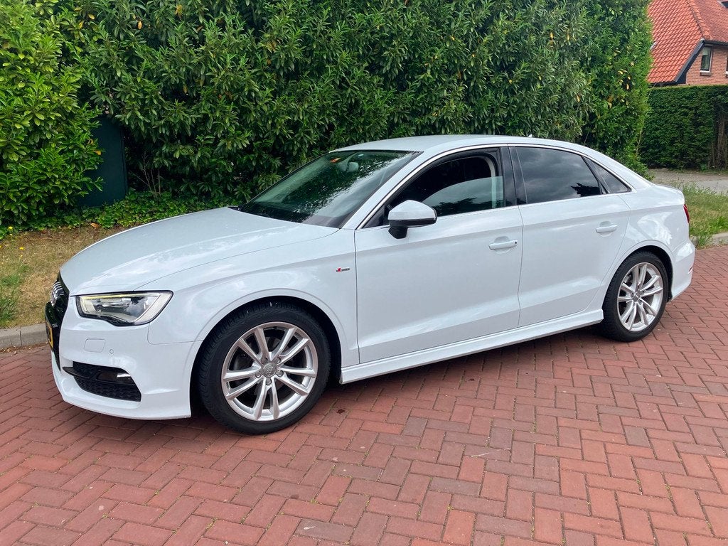 Audi A3 Limousine 1.4 TFSI Ambition Pro Line S sedan hele mo, Gebruikt, 4 cilinders, Wit, Handgeschakeld