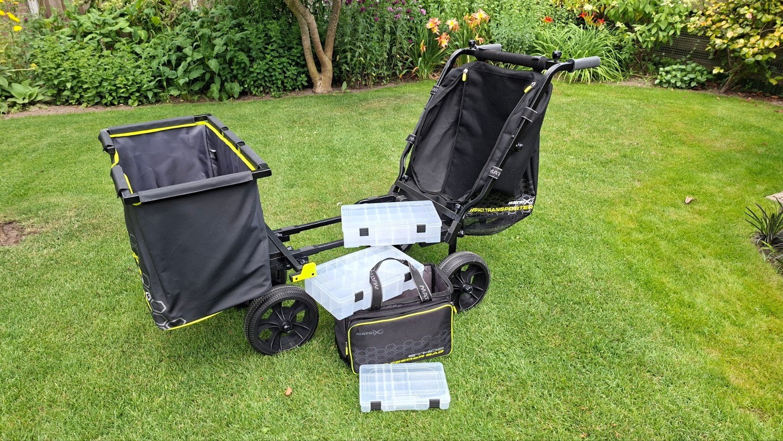 Fox Matrix 4 Wheel Transporter compact met frontbag en tas, Ophalen, Zo goed als nieuw