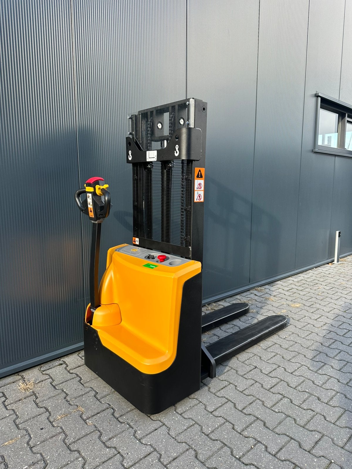 SENNA elektrische stapelaar 1500 kg Extra lage doorrijhoogte, Ophalen, Nieuw