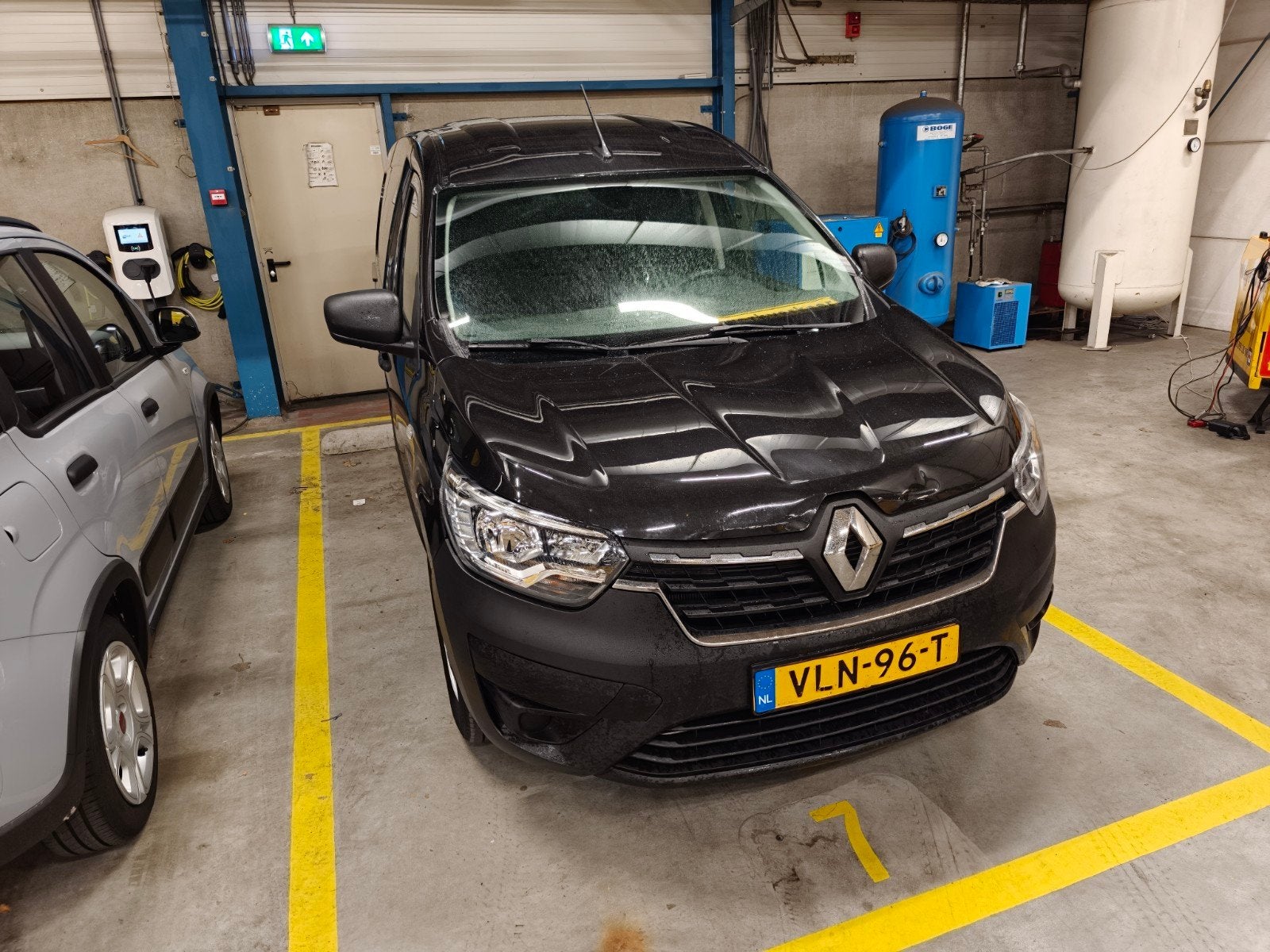 Renault Express Van 1.5 Blue dCi 75pk 2021 Zwart, Voorwielaandrijving, 74 pk, 4 cilinders, Renault
