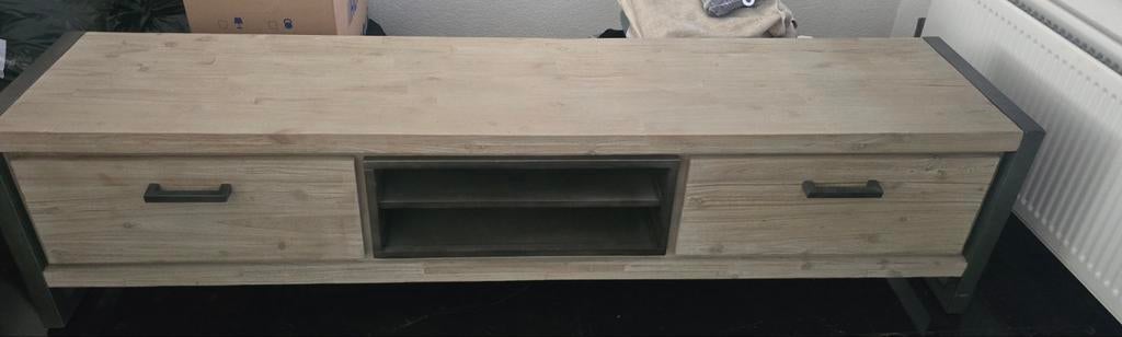 Tv dressoir twist van Acacia hout, Huis en Inrichting, Ophalen, 150 tot 200 cm, Zo goed als nieuw, Minder dan 100 cm