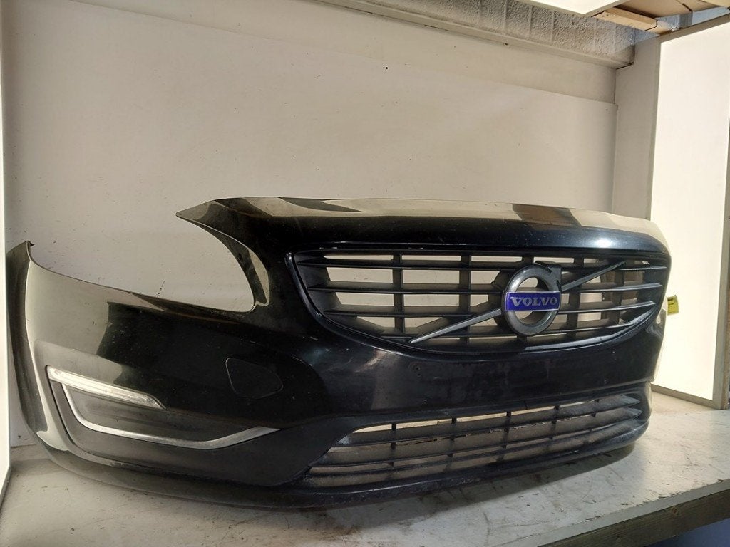 Bumper Voor Volvo V60 I (FW/GW) (2015-03/2018-05) 39820276, Gebruikt, Siegburger Straße 229, Köln 50679, , Duitsland, Info@volvocars.com