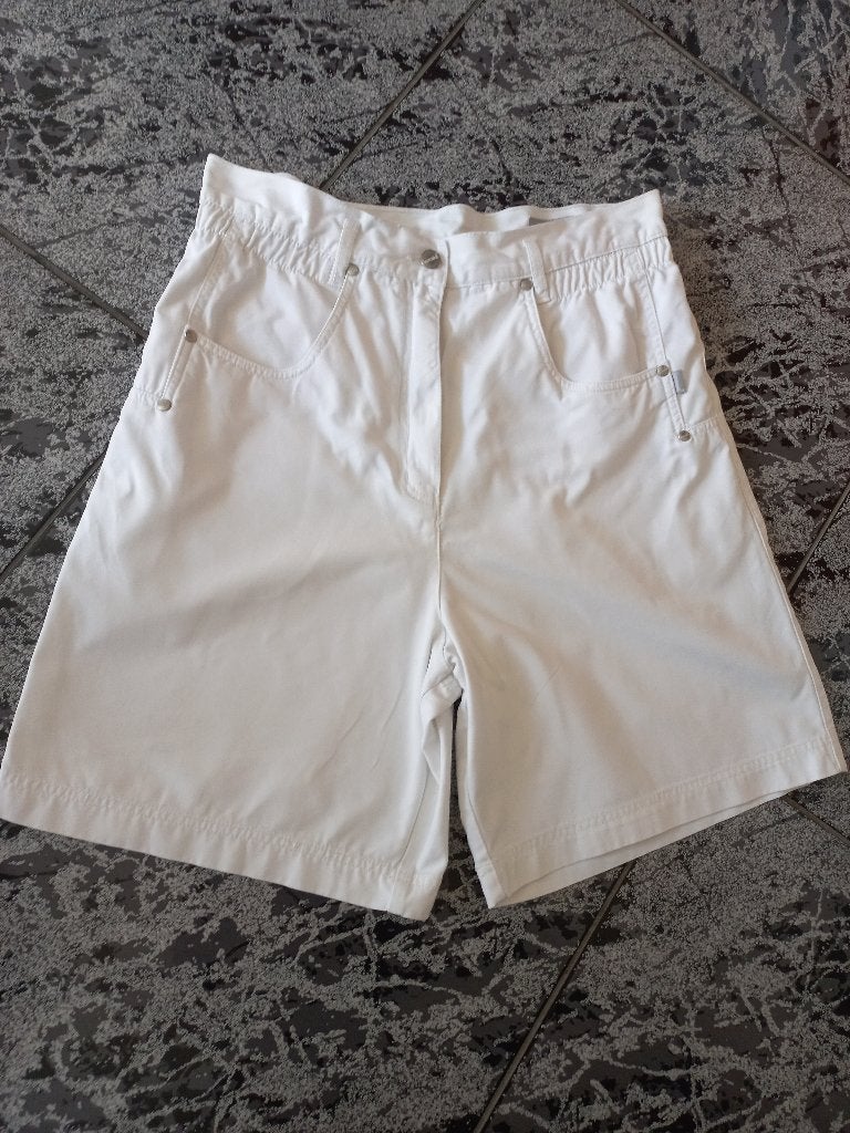 Broek kort wit 40 merk Surrender hoog model, Kleding | Dames, Maat 38/40 (M), Kort, Wit, Ophalen of Verzenden