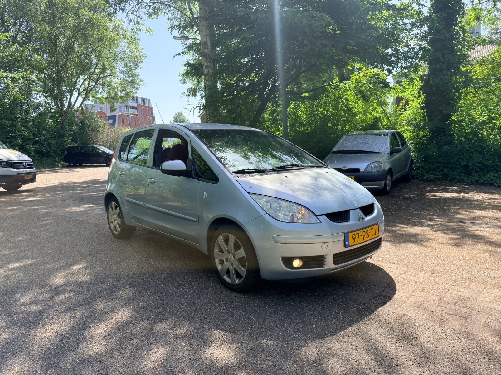Mitsubishi Colt 1.5 AUTOMAAT, 970 kg, 40 €/maand, 4 cilinders, Blauw