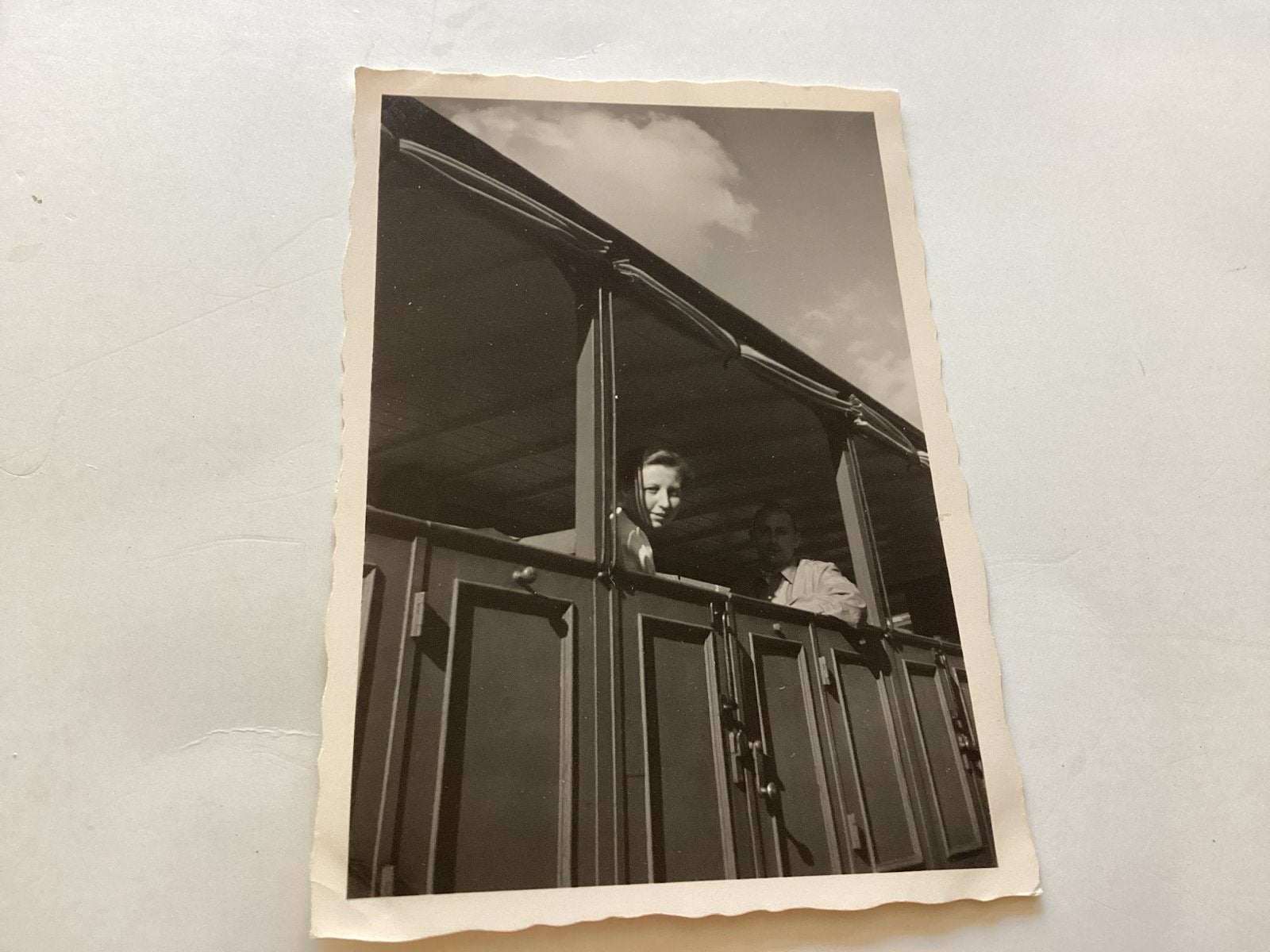 NS Mensen in trein, Agfa-Lupex, jaren '40-'60. 6x9 cm, Gebruikt, Foto, Ophalen of Verzenden, 1940 tot 1960