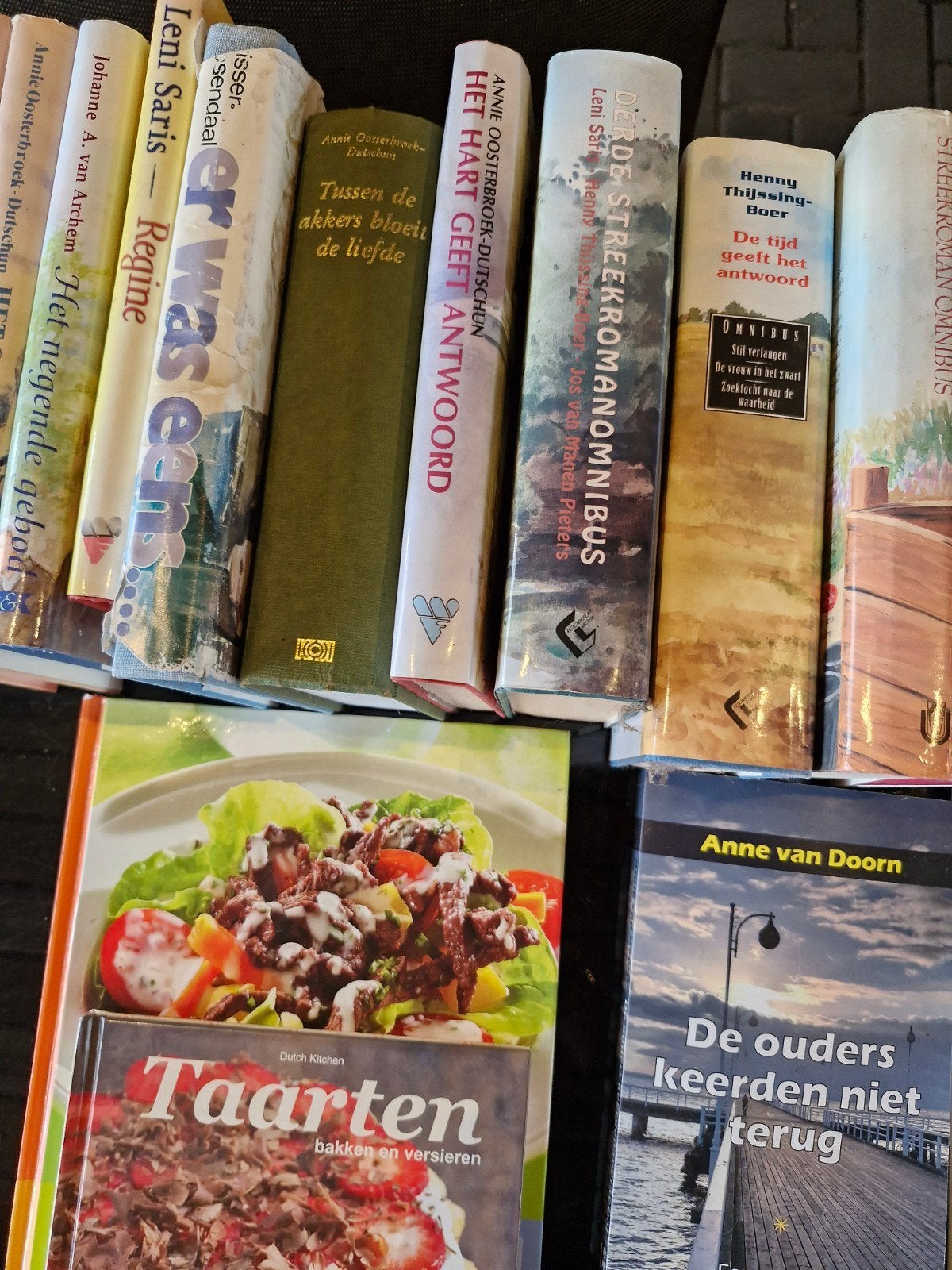 Diverse boeken: Romans, kookboeken en meer, Boeken, Ophalen of Verzenden, Gelezen, Leni Saris, Annie Oosterbroek-Dutschun, Henny Thijssing-Boer