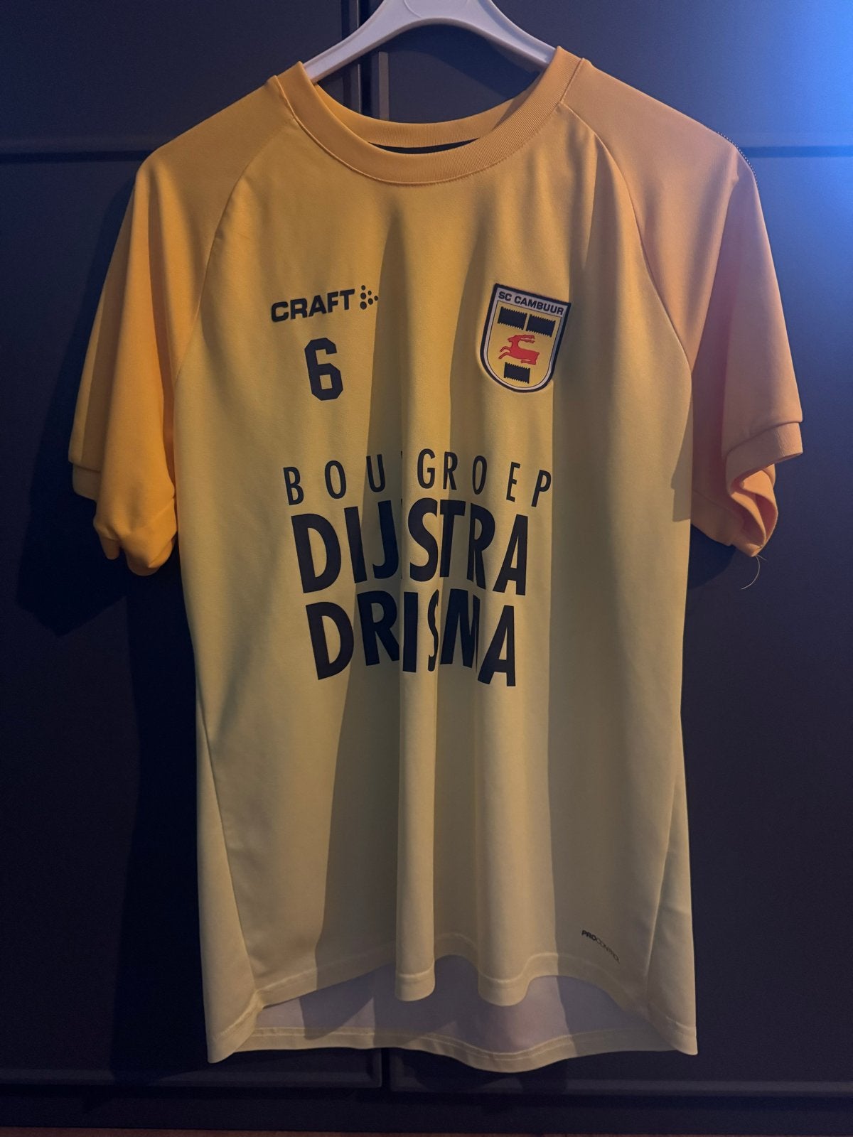 Gedragen trainingsshirt Mees Hoedemakers SC Cambuur, Maat 48/50 (M), Geel, Ophalen of Verzenden, Voetbal