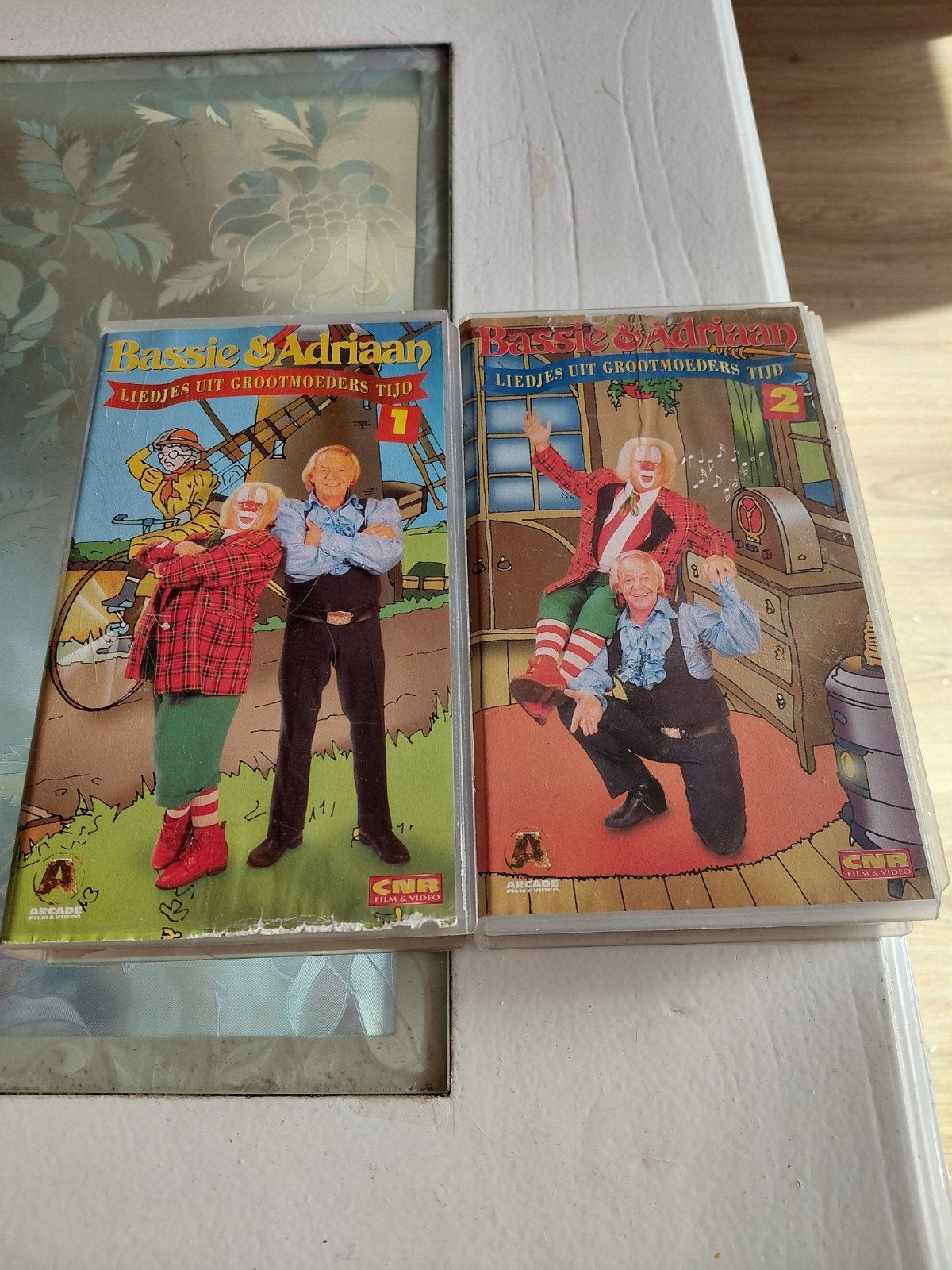 Bassie en Adriaan Liedjes uit Grootmoeders Tijd 1 en 2 vhs, Ophalen of Verzenden, Gebruikt, Kinderprogramma of -film, VHS