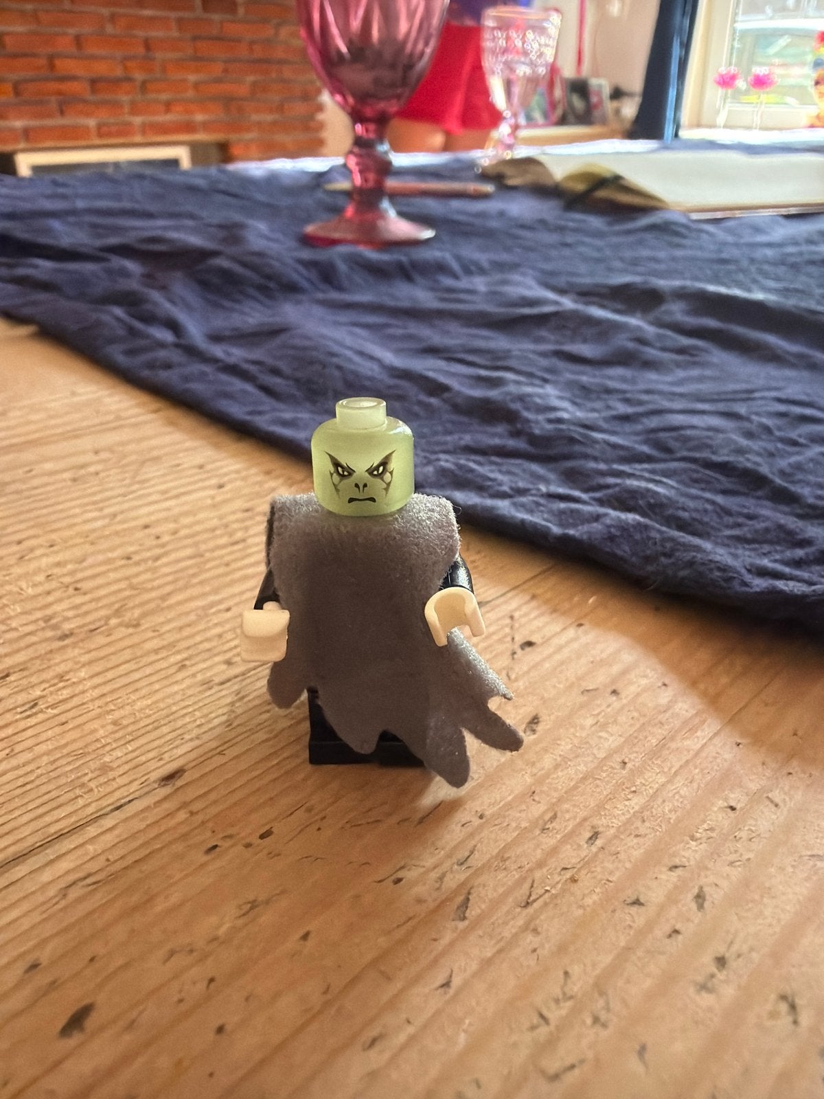 2005 harry potter Lego minifiguur Voldemort glow in the dark, Ophalen of Verzenden, Zo goed als nieuw