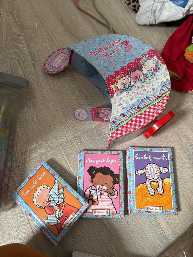 Welterusten Maan! Boekjes met muziekdoosje, Boeken, Ophalen of Verzenden, Zo goed als nieuw, Uitklap-, Voel- of Ontdekboek, 0 tot 6 maanden