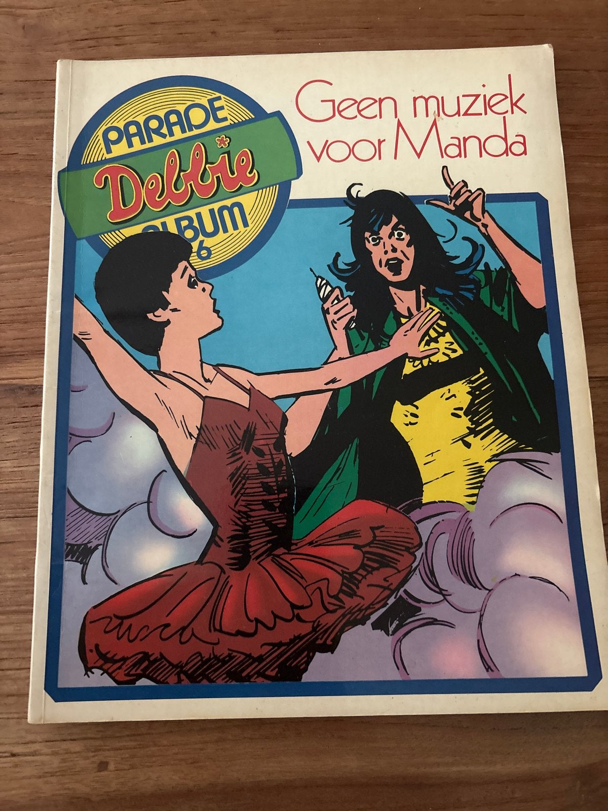 Parade Debbie Album 6: Geen muziek voor Manda, Boeken, Eén stripboek, Ophalen of Verzenden, Gelezen