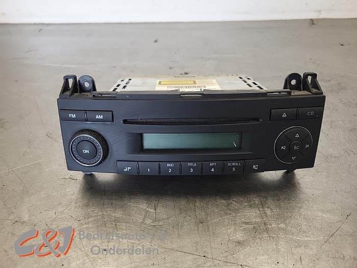 Radio CD Speler van een Mercedes Sprinter, Gebruikt, -, -, Ophalen of Verzenden