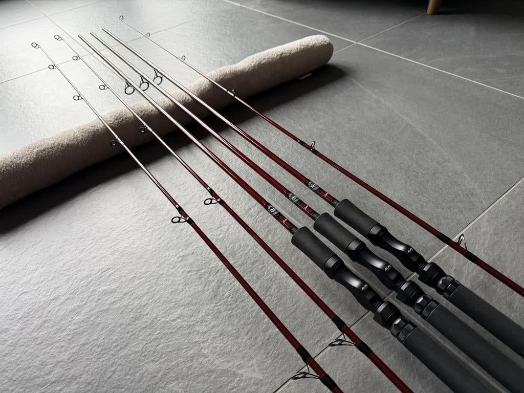 3 x Bart Bakker Baton 10ft 2,5lbs Ruby Red NIEUW ONGEBRUIKT!, Ophalen, Nieuw, Complete set