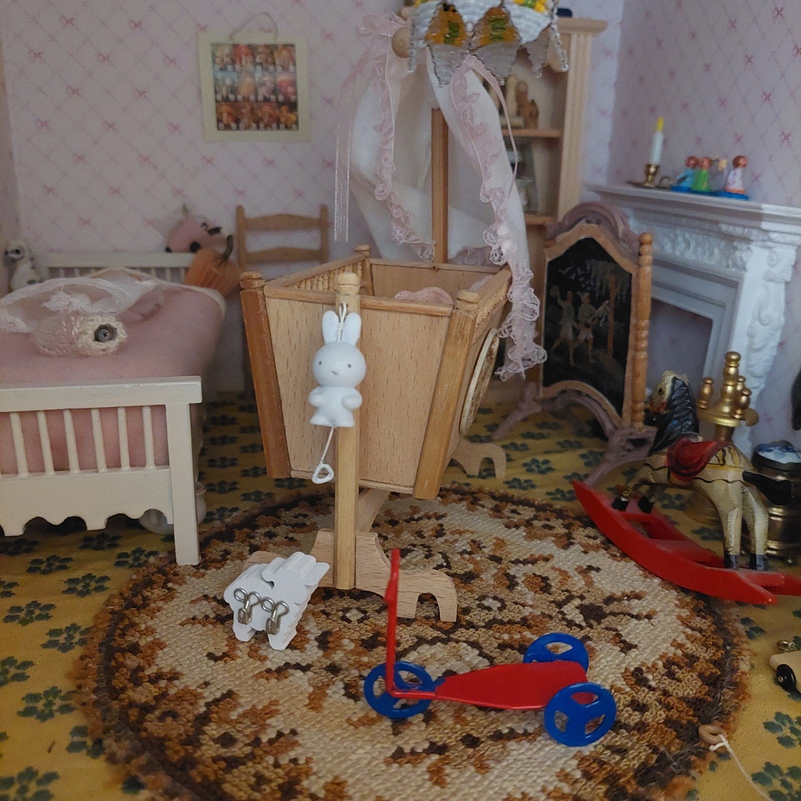 kinderfietsje voor poppenhuis, Ophalen of Verzenden, Poppenhuis