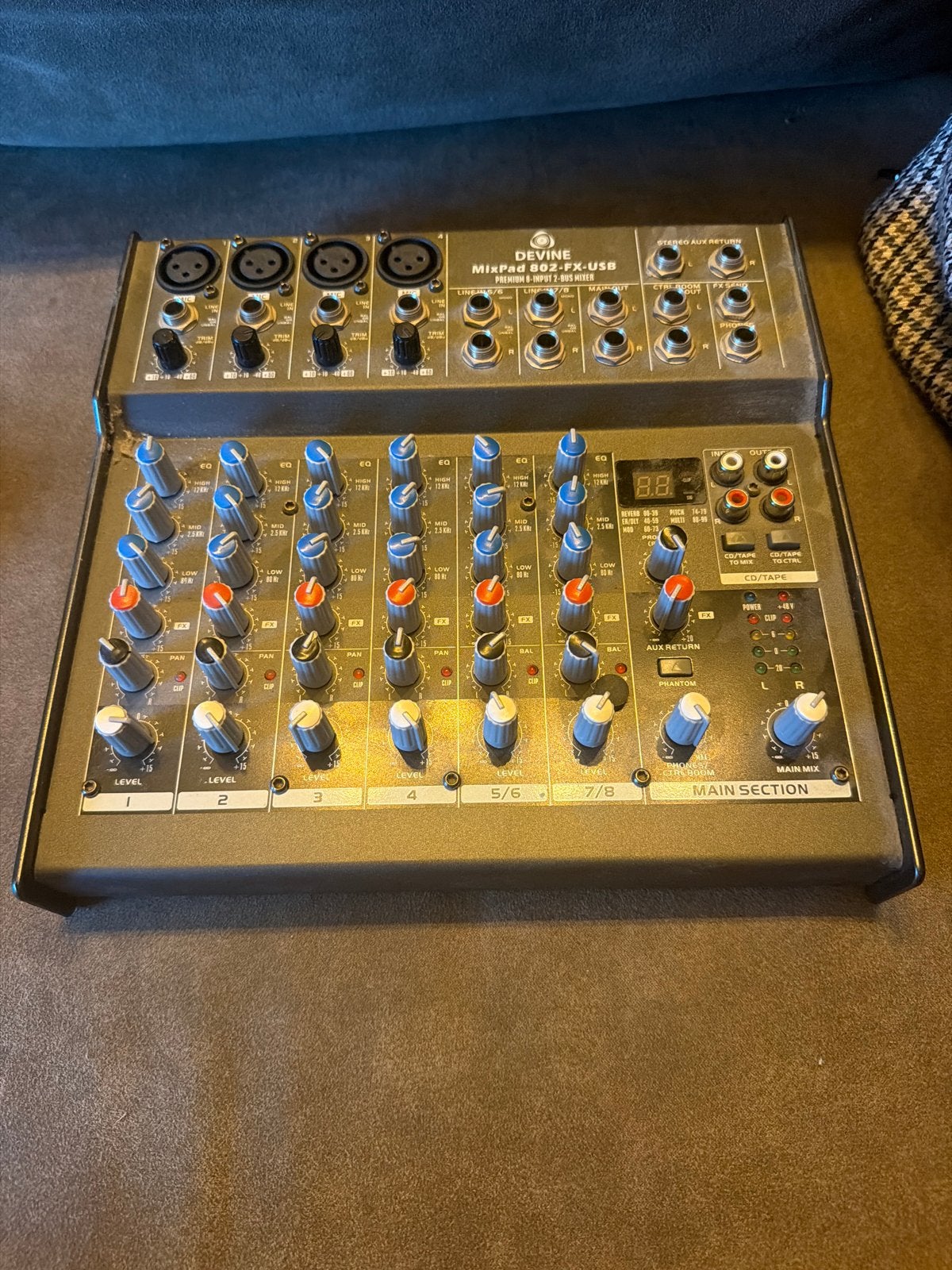 Devine MixPad 802-FX-USB Mengpaneel met USB en kabels, Ophalen, Zo goed als nieuw, 5 tot 10 kanalen, Microfooningang