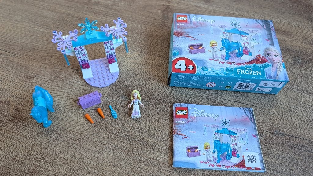 LEGO Disney 43209 – Elsa en de Nokk IJsstal (Frozen II), Lego, Inclusief accessoires, Ophalen of Verzenden, Zo goed als nieuw