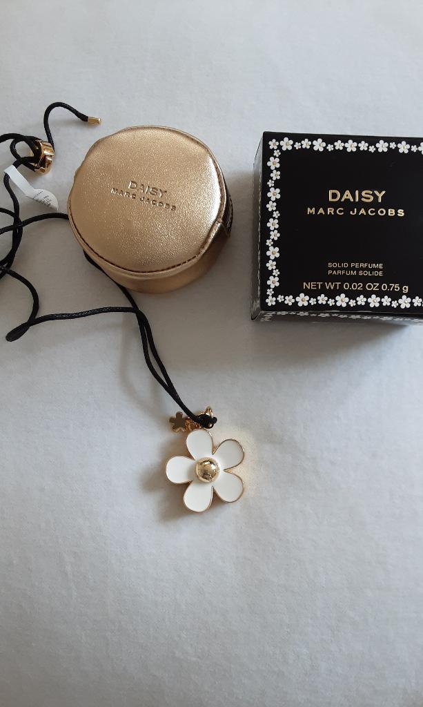 Marc Jacobs Daisy ketting solid parfum (NNG), Verzenden, Nieuw