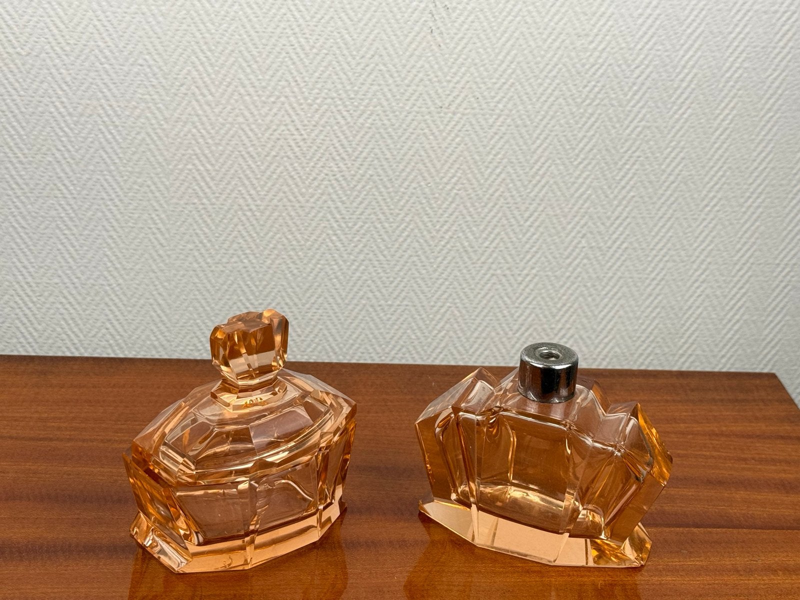 Vintage Roze Glazen Parfumflesjes Set, Antiek en Kunst, Ophalen of Verzenden