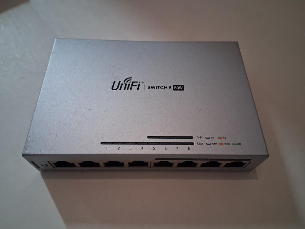 Unifi switch 8 poort 60W / US-8, Computers en Software, Verzenden, Gebruikt