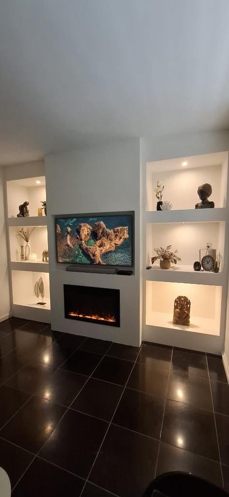 Cinewall op maat | TV wand met haard & led | Strak afgewerkt, Timmerwerk of Zaagwerk