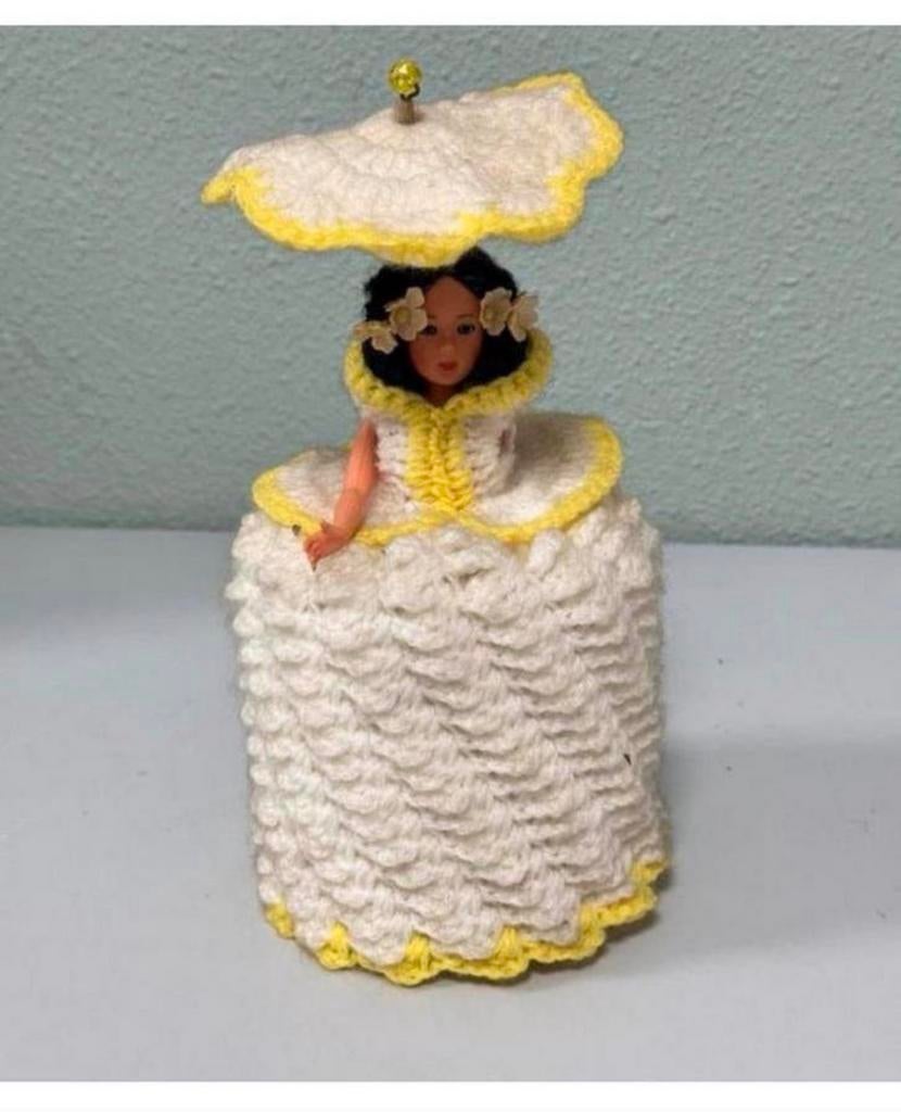Vintage 25cm handgebreide toiletrol pop gebreide wcpapier, Gebruikt, Ophalen of Verzenden, H, H